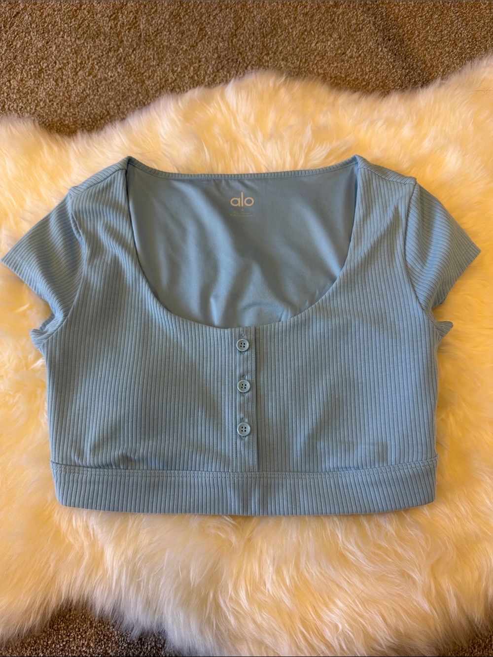 Brand new ALO Yoga Ribbed Scoop-Neck Button Crop Top in Light Blue